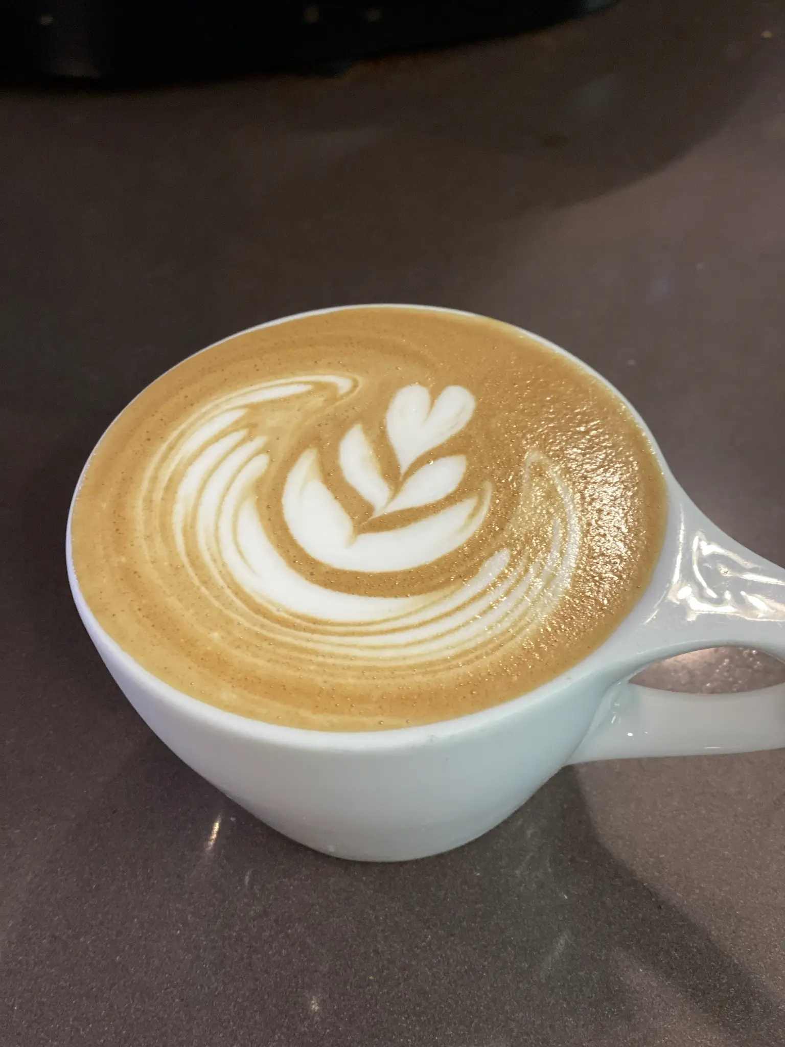 Latte art tulip